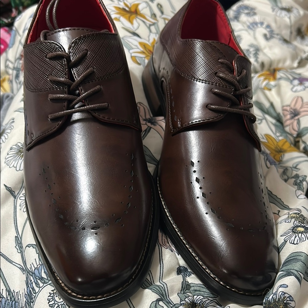 Brown Oxford Dress Shoes with Polished Leather and Rounded Toe